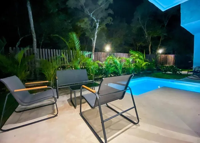 Excellent 2br Family Private Pool Garden Bbq