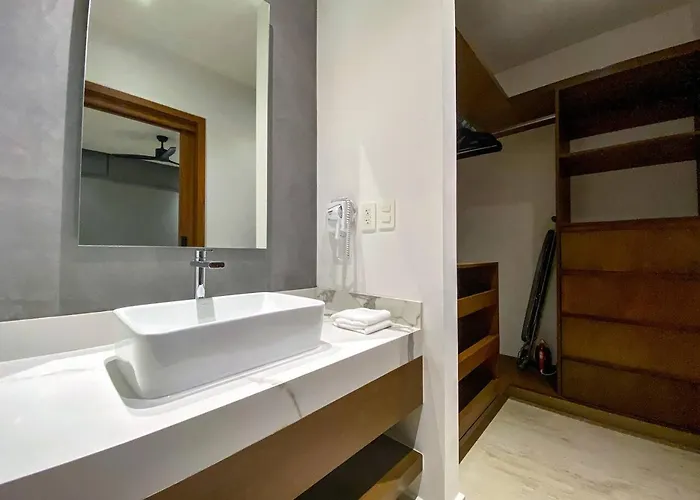 Excellent 2br Family Private Pool Garden Bbq